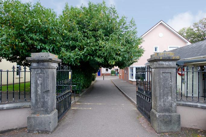 UCC Summer Beds | Cork | UCC Summer Beds Castlewhite